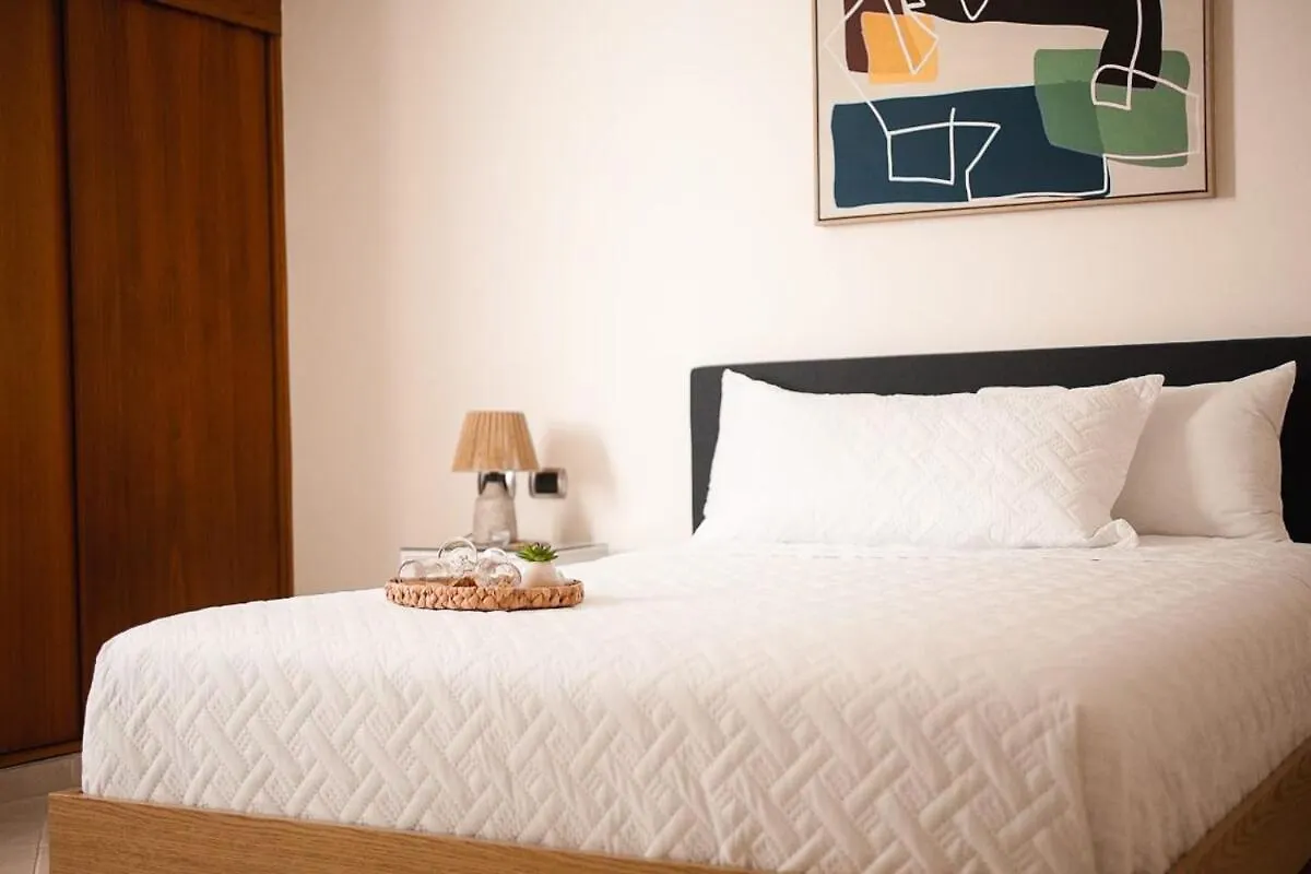 Moderno, Minimalista, Exclusivo Apartamento Las Lagunas